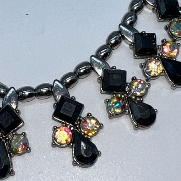 NY Statement Bib Necklace‎ - Picture 3 of 7